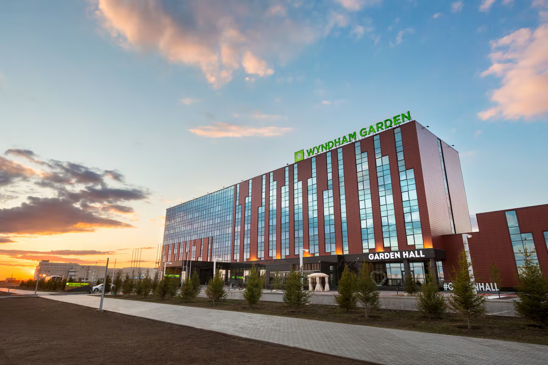 Wyndham Garden Astana: Отказались от карточек в пользу биометрических устройств clockster